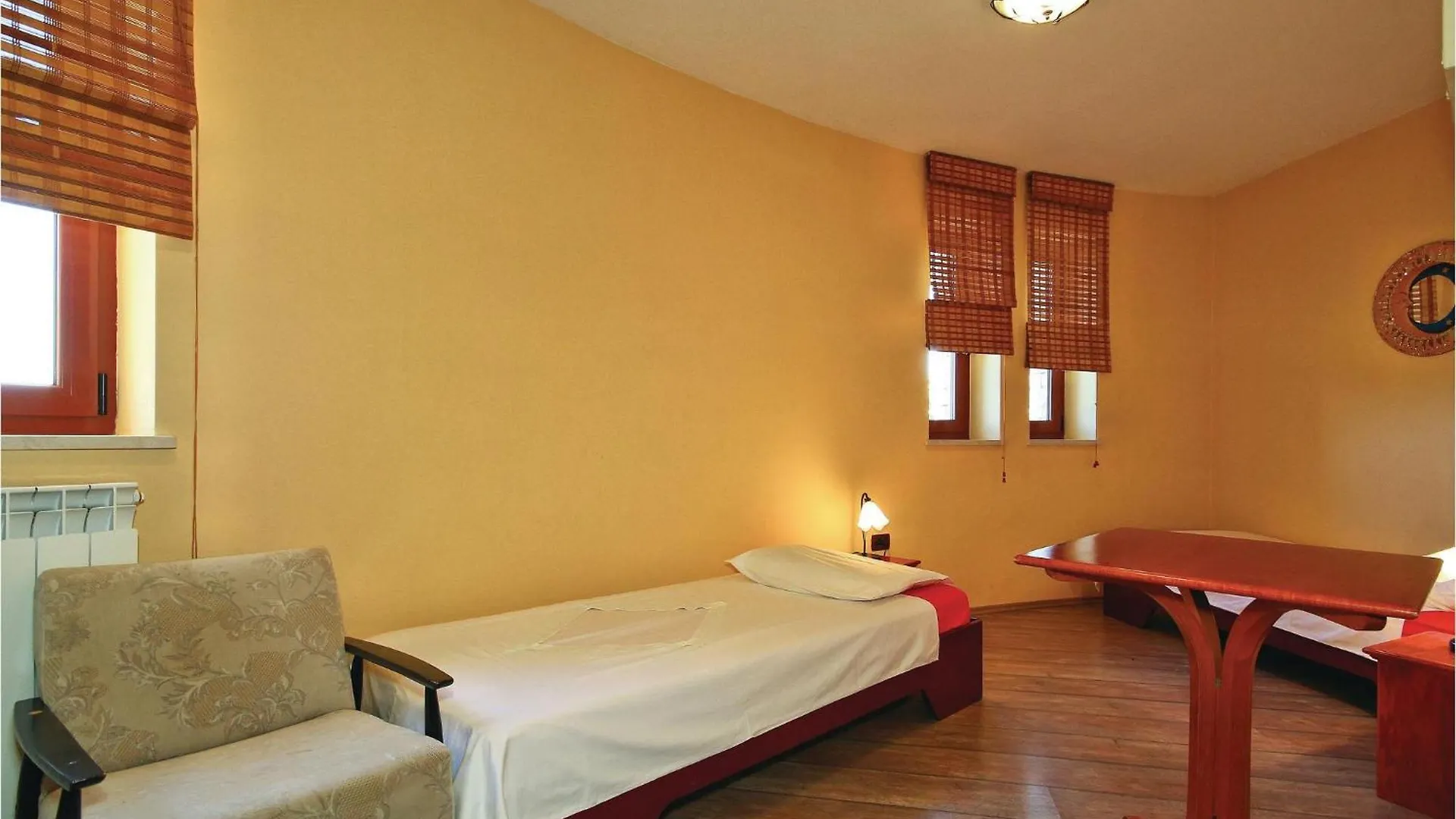 Cozy Apartment In Bacva With Kitchen