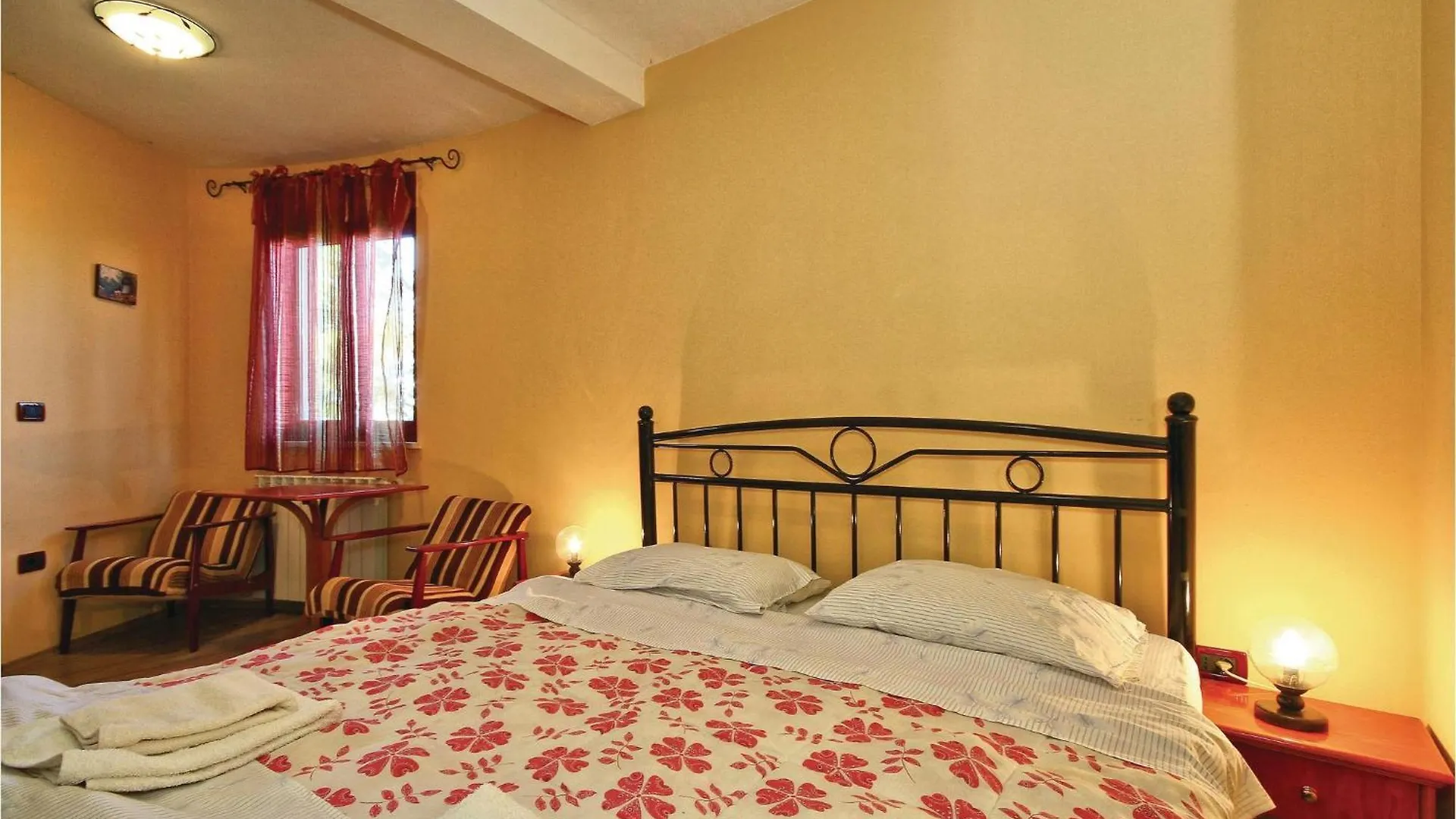 Cozy Apartment In Bacva With Kitchen